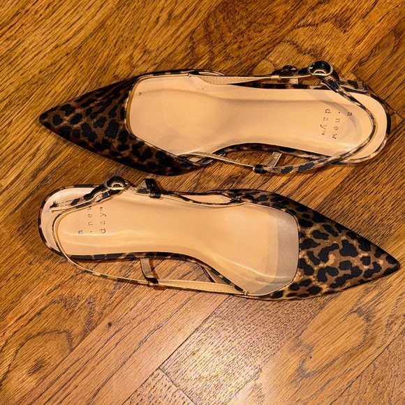 Leopard Print Slingback Flats - Picture 4 of 4
